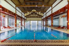 Indoor pool - Good Fortune Hot Spring Hotel (Donghai)