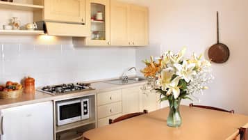 Appartement, 2 chambres, vue jardin | Coin cuisine privé