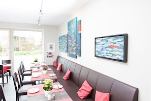 Buffet breakfast for a fee on weekdays - Heldts Apartment-Hotel (Eckernfoerde)