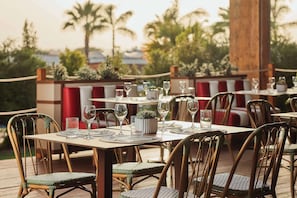 4 restaurants; breakfast, lunch and dinner served  - Tivoli Alvor Algarve - All Inclusive Resort (Portimão)