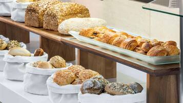 Petit déjeuner buffet compris tous les jours