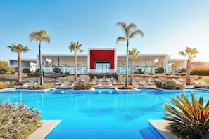 Indoor pool, 6 outdoor pools, open 8:30 AM to 7:00 PM, sun loungers - Tivoli Alvor Algarve - All Inclusive Resort (Portimão)