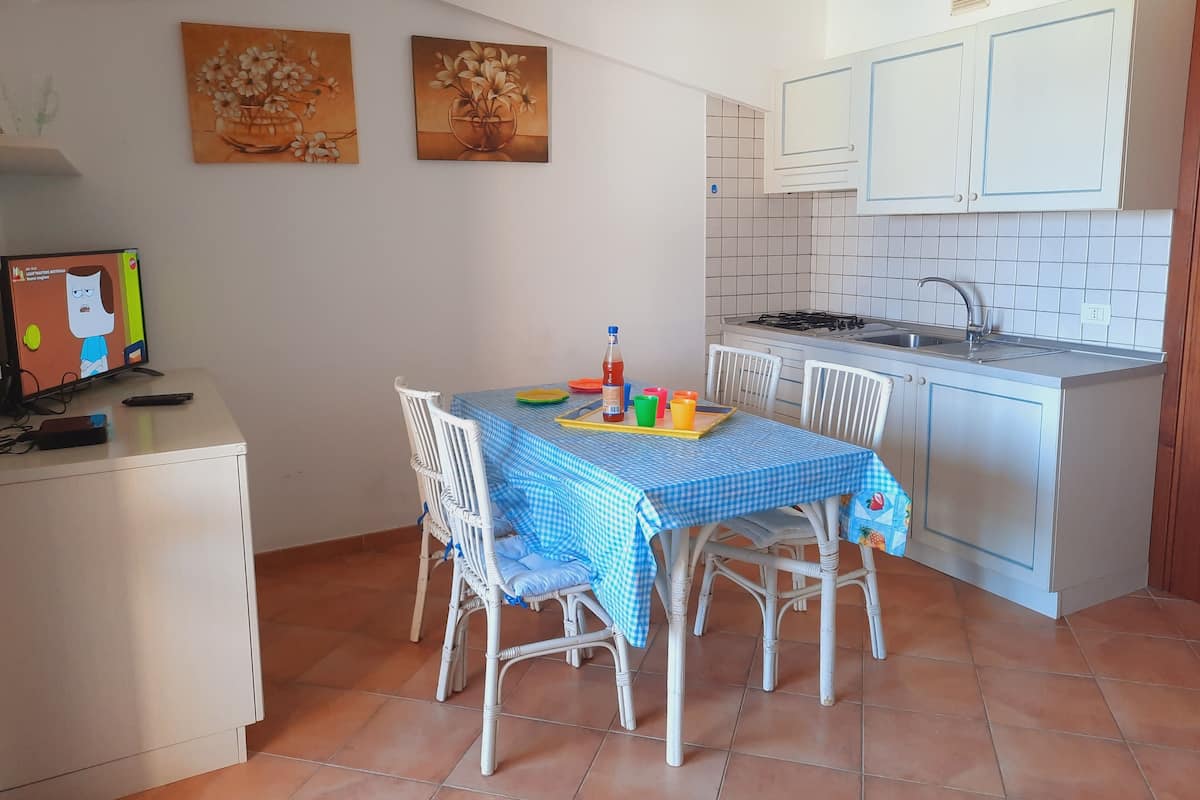 Comfort Studio, Balcony, Sea View | Private kitchen