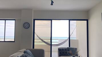 Apartment, Multiple Beds, Non Smoking | Living area