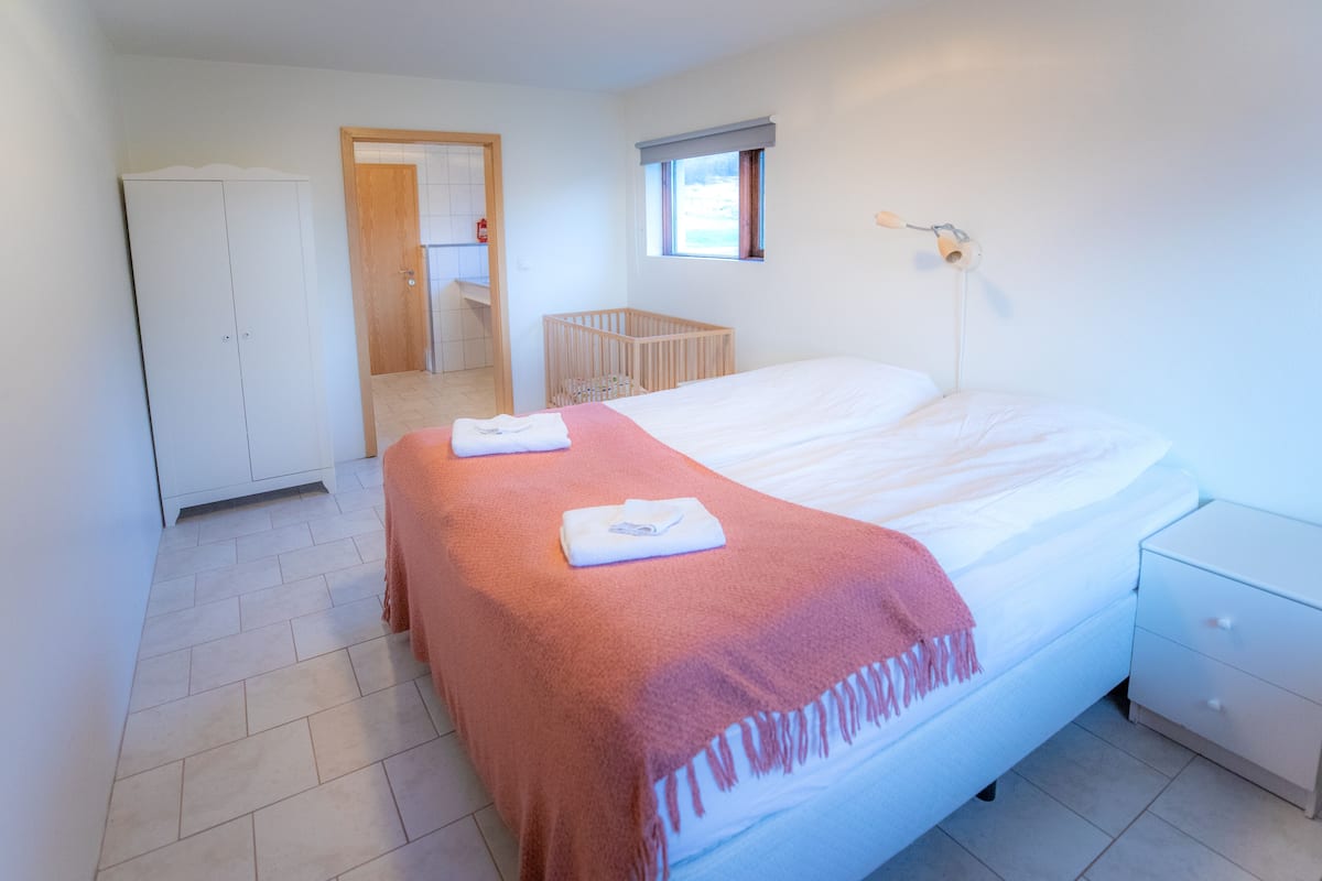 Appartement, 2 slaapkamers, uitzicht op zee (01) | Verduisterende gordijnen, een strijkplank/strijkijzer, gratis babybedden