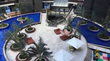 Piscina interna, piscina externa