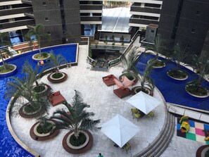 屋内プール、屋外プール