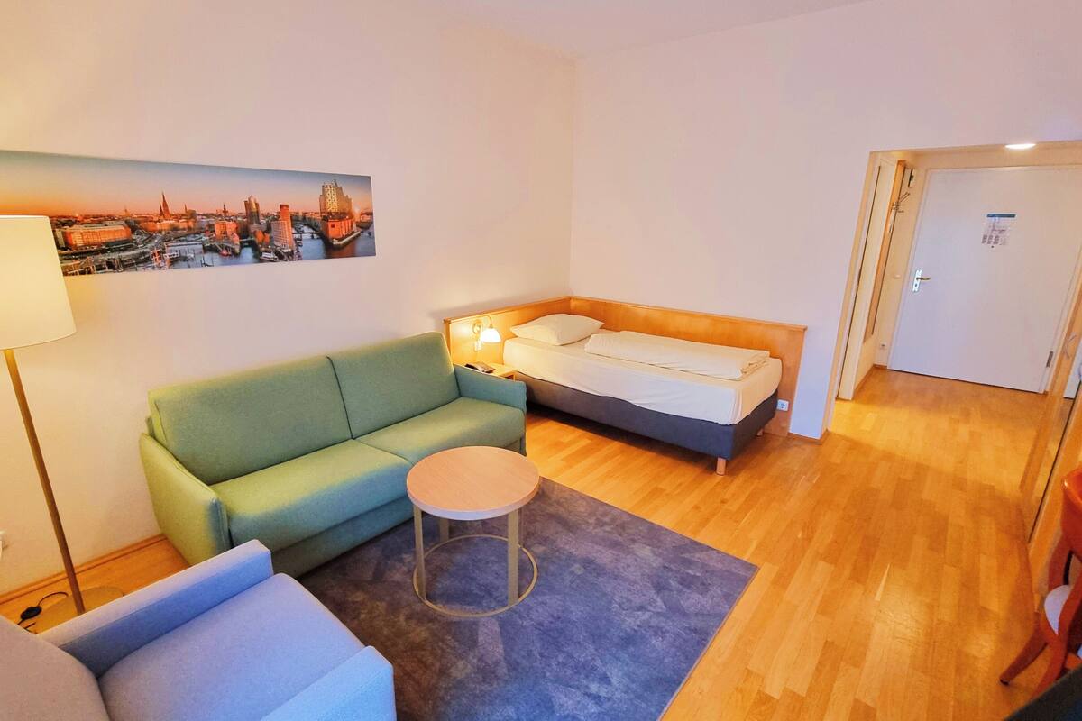 Großes Einzelzimmer | โต๊ะทำงาน, ห้องเก็บเสียง, Wi-Fi ฟรี, ผ้าปูที่นอน