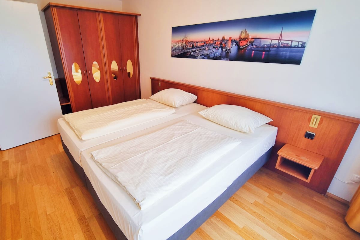 Bureau, chambres insonorisées, Wi-Fi gratuit, draps fournis