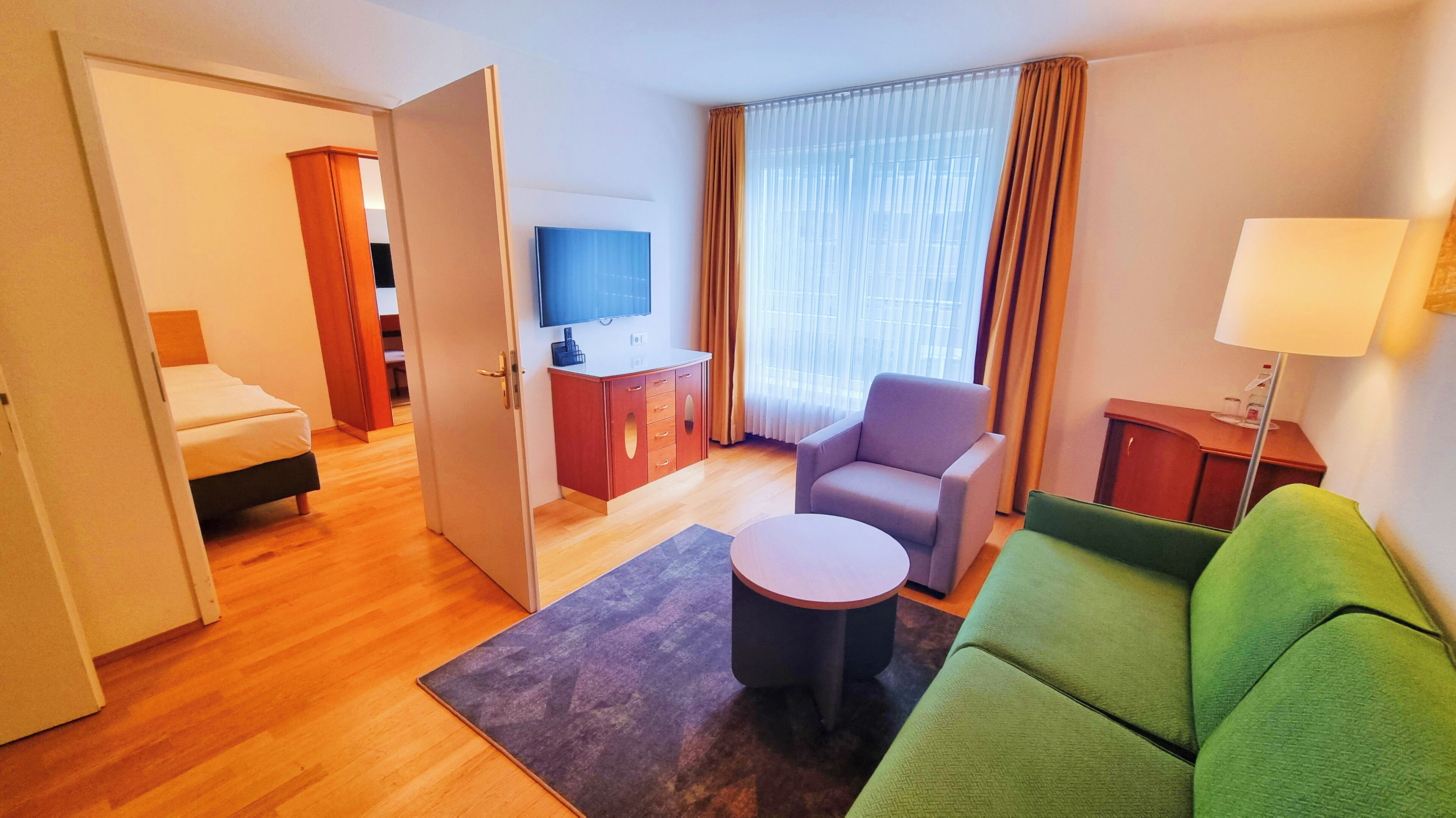 Großes Doppelzimmer | Desk, soundproofing, free WiFi, bed sheets