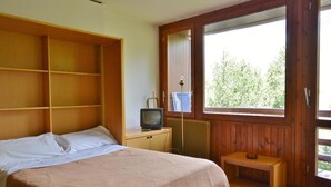 Apartment, 1 Double Bed, Non Smoking | Soundproofing, iron/ironing board (on request), WiFi (free), bed sheets - Breuil Cervinia (Valtournenche)