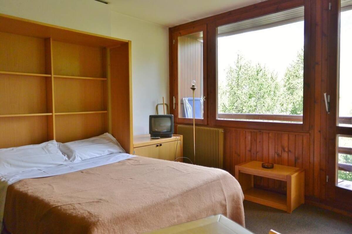 Apartment, 1 Double Bed, Non Smoking | Soundproofing, iron/ironing board (on request), WiFi (free), bed sheets