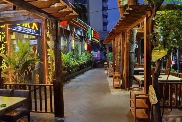 Unclassified image, 1 of 67, button - Longquan Garden Hotel (Haikou Pearl Square Qilou Old Street Branch) (Haikou)
