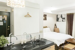 Quarto casal superluxo, 1 cama de casal, para não fumantes, vista para a cidade | Individualmente decorados, cortinas blackout, Wi-Fi de cortesia