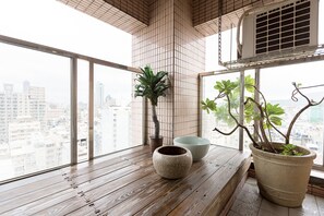 Habitación de lujo doble, 1 cama doble, no fumadores, vistas a la ciudad | Vistas desde la habitación