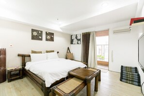 Luxury Double Room, 1 Double Bed, Non Smoking, City View | Individually decorated, blackout drapes, free WiFi, bed sheets