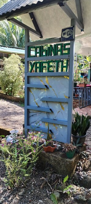 Living area - Cabinasyafethosa caletas (Drake Bay)