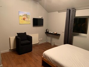 標準雙人房 | 熨斗/熨衫板、免費 Wi-Fi、床單