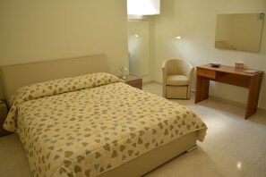 Deluxe Room, 1 Queen Bed with Sofa bed, Non Smoking, City View | Interior - Leonessa di Puglia (Altamura)