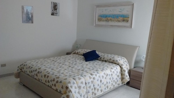 1 bedroom, desk, soundproofing, free WiFi