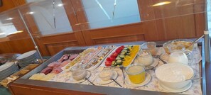 Daily buffet breakfast for a fee - Pension Hubertushof (Trattenbach)