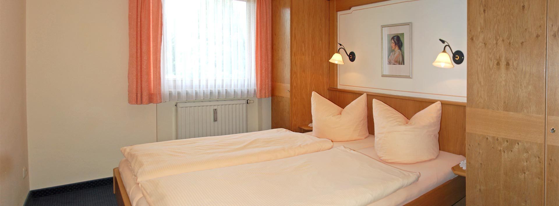 apartment | hypo-allergenic bedding, in-room safe, desk, blackout curtains