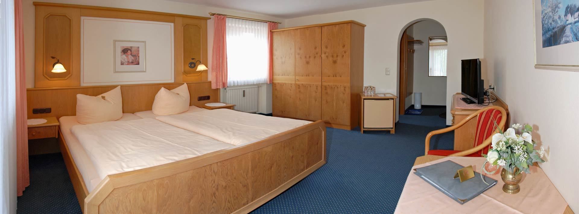 double room | hypo-allergenic bedding, in-room safe, desk, blackout curtains