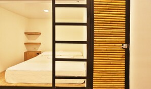 Rideaux occultants, Wi-Fi gratuit, draps fournis