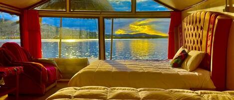 Triple Room | Bed sheets
