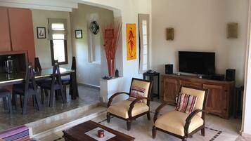 Deluxe Villa, 3 Bedrooms, Non Smoking, Pool View | Living area | Plasma TV
