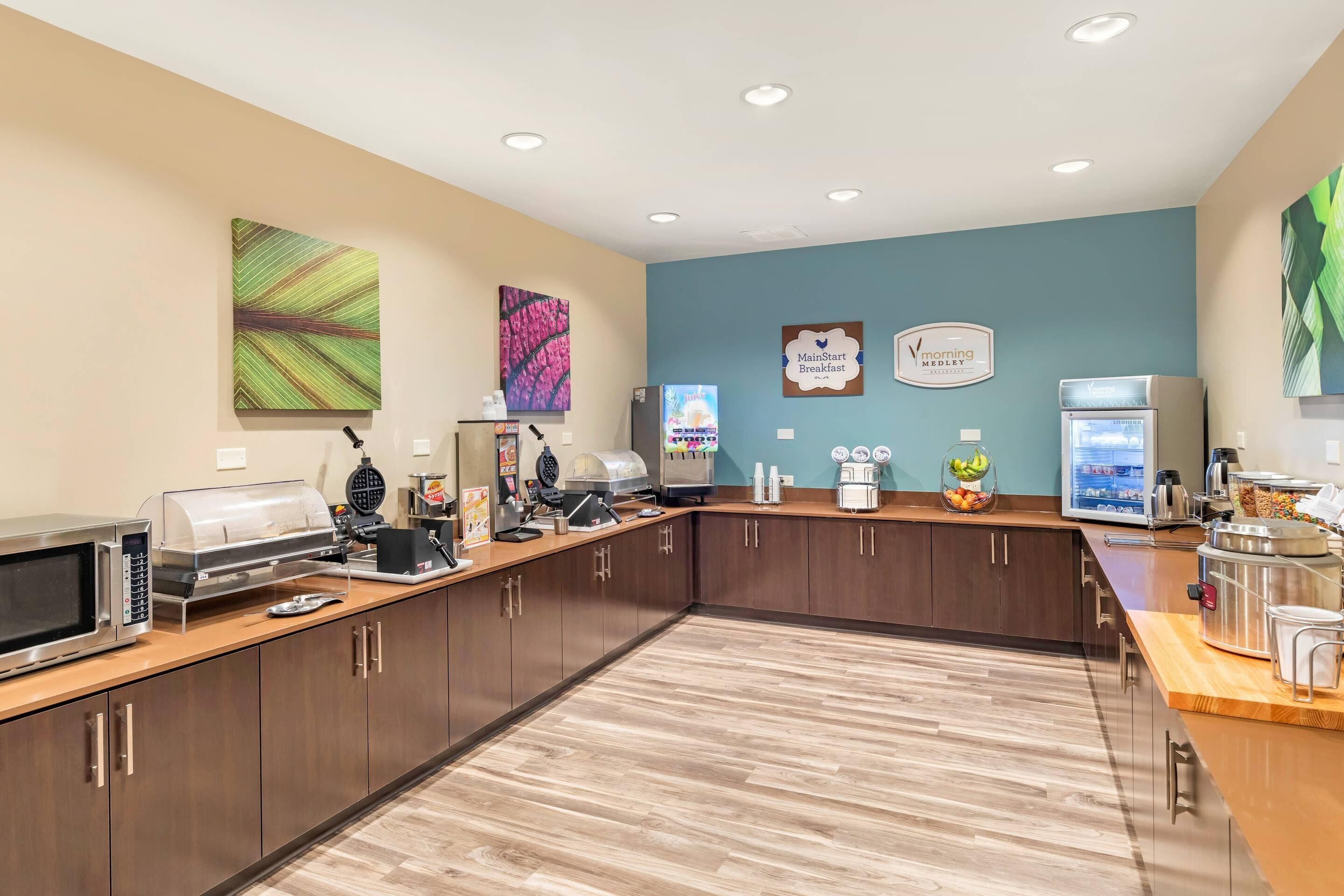 free daily continental breakfast