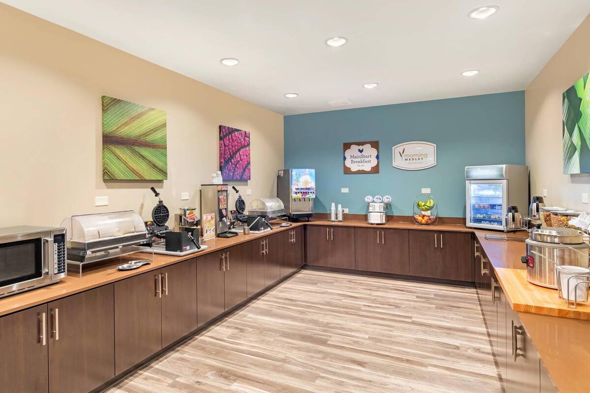 free daily continental breakfast