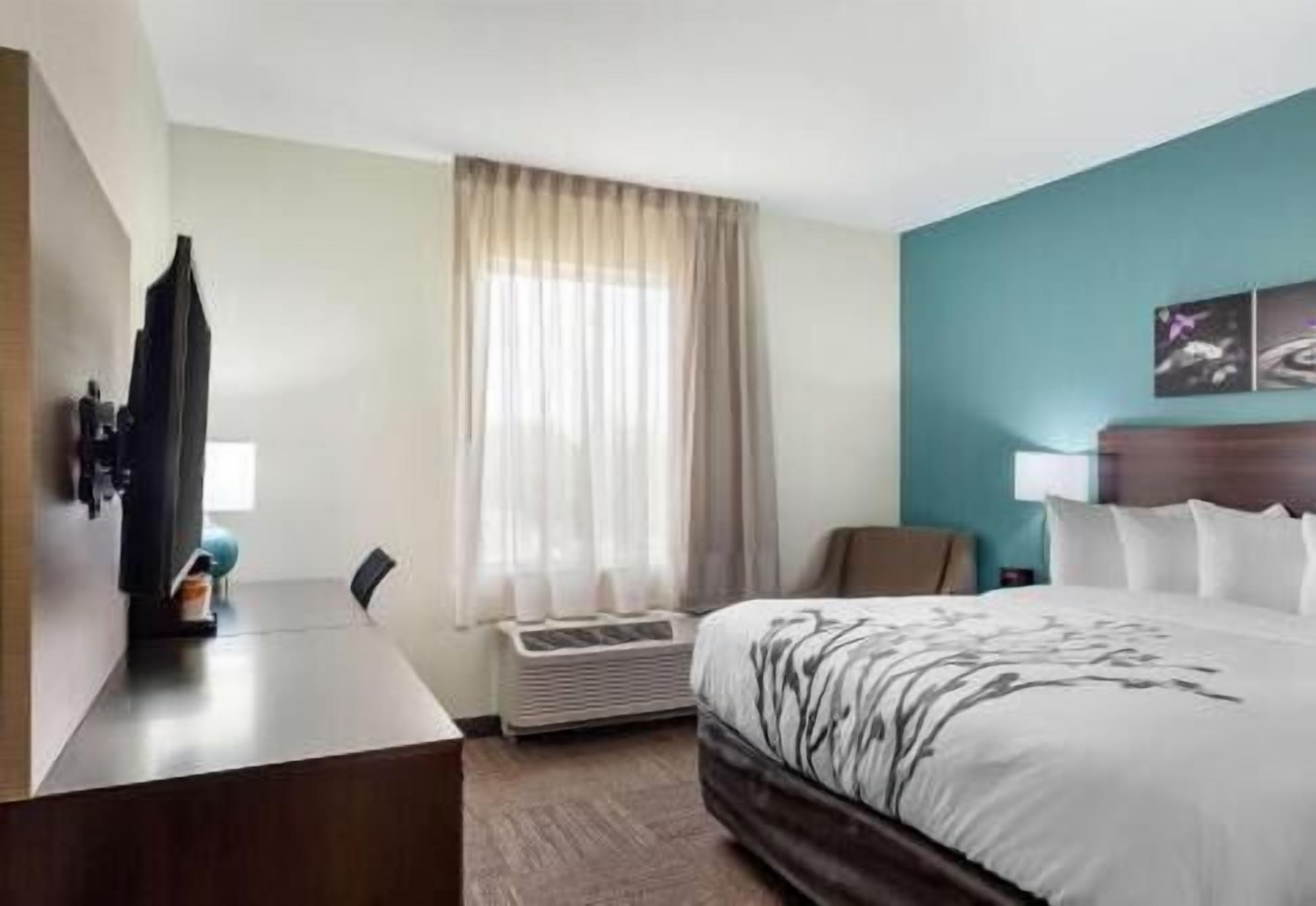 Pillow-top beds, desk, iron/ironing board, free WiFi
