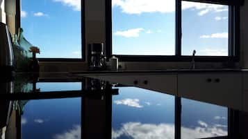 Exclusive Apartment, 1 Queen Bed with Sofa bed, Non Smoking, River View | Private kitchenette | Fridge, microwave, coffee/tea maker, electric kettle