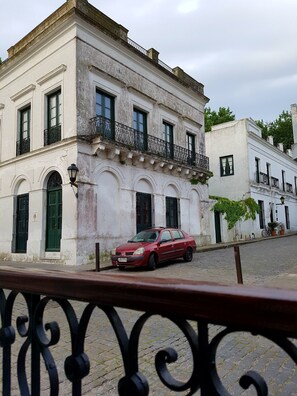 Senior Apartment, 1 Queen Bed with Sofa bed, Non Smoking, City View | Street view - Casa Francis (Colonia del Sacramento)