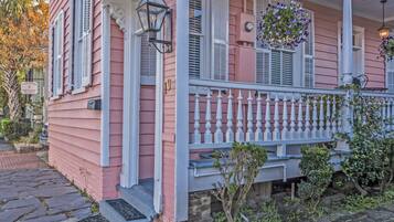 Bagian depan properti