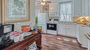 Private kitchen - Palmer's Pinckney Inn (Charleston)