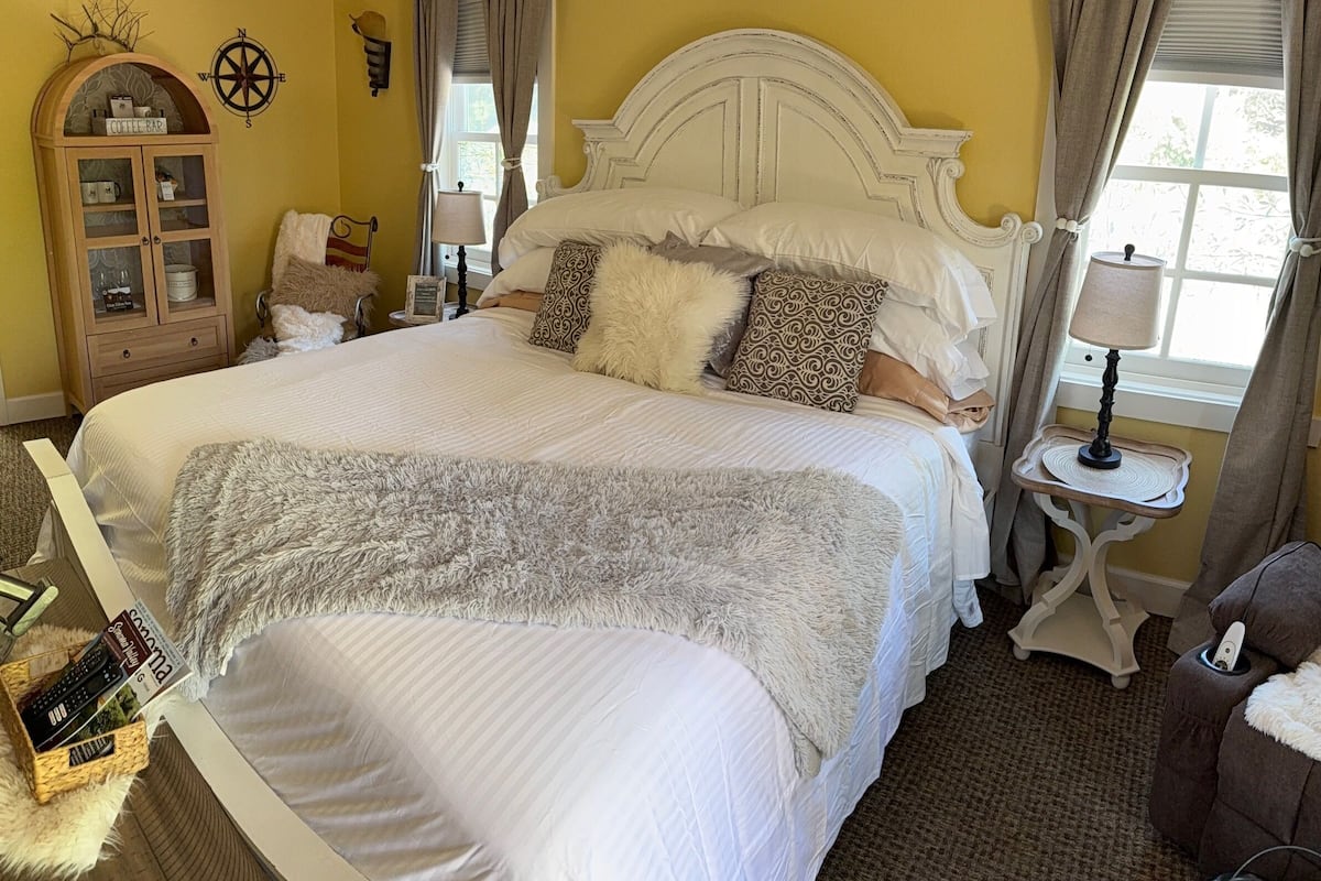 Main House Upper King (Shower Only) | Iron/ironing board, free WiFi, bed sheets, wheelchair access