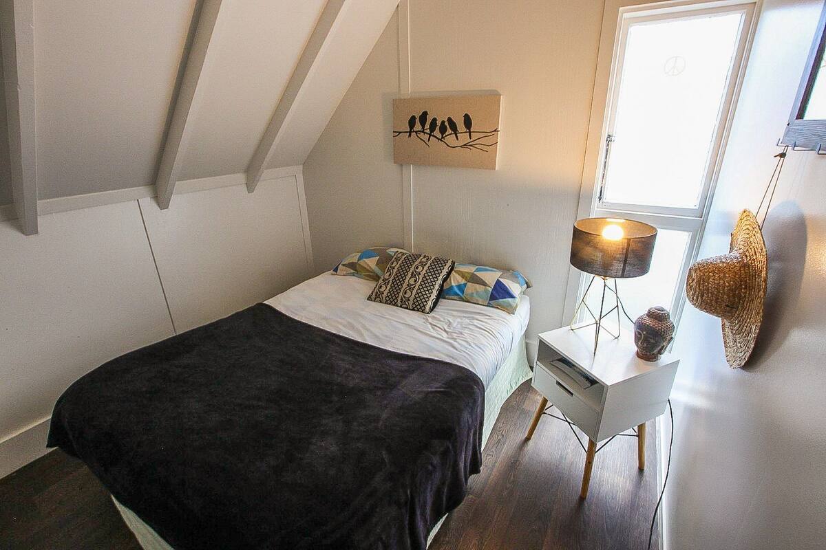 Habitación doble, 1 cama de matrimonio | Wifi gratis y ropa de cama