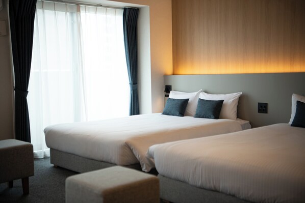 Down duvets, desk, laptop workspace, free WiFi - Nico Hotel (Osaka)