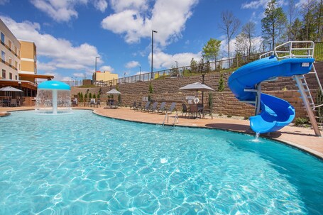 Fairfield Inn Suites by Marriott Pigeon Forge - Image 16