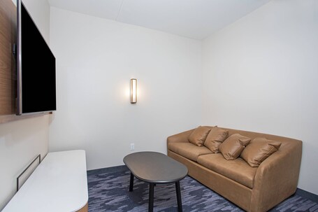 Fairfield Inn Suites by Marriott Pigeon Forge - Image 23