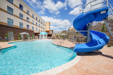Fairfield Inn Suites by Marriott Pigeon Forge - Image 17