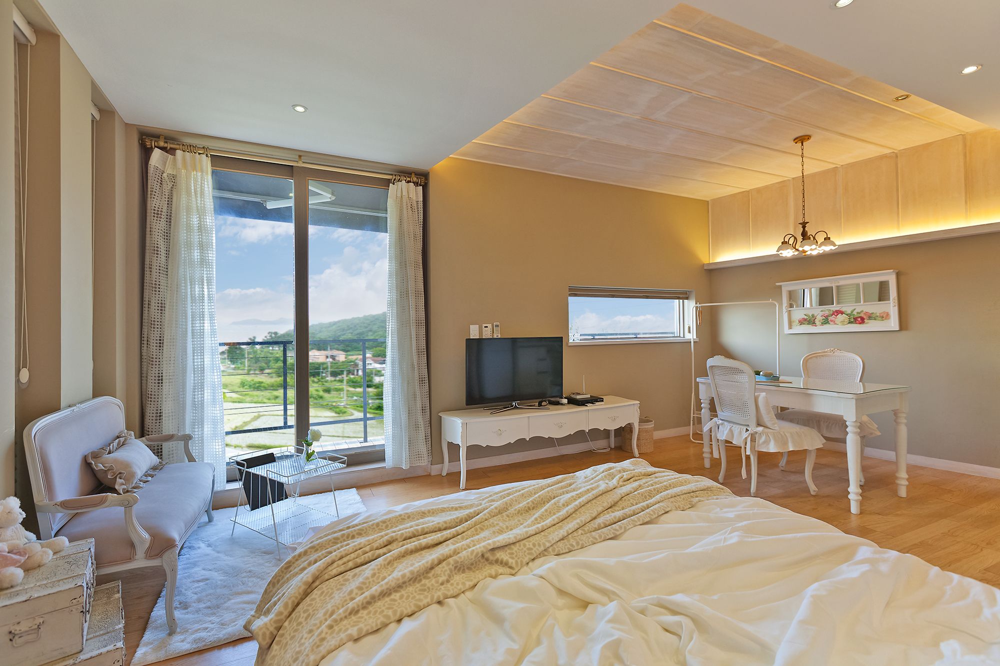 Lemon Grass | Individually decorated, desk, blackout drapes, soundproofing