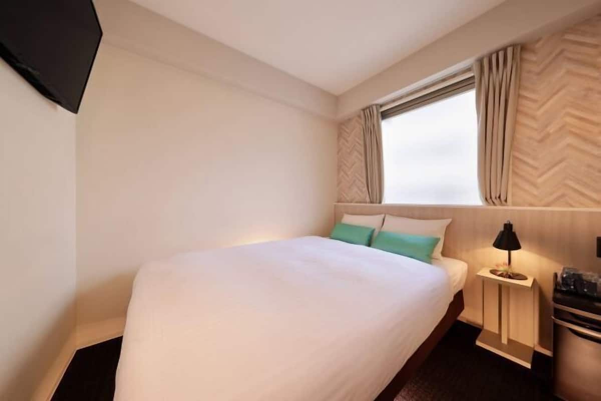 1 bedroom, blackout curtains, iron/ironing board, free WiFi