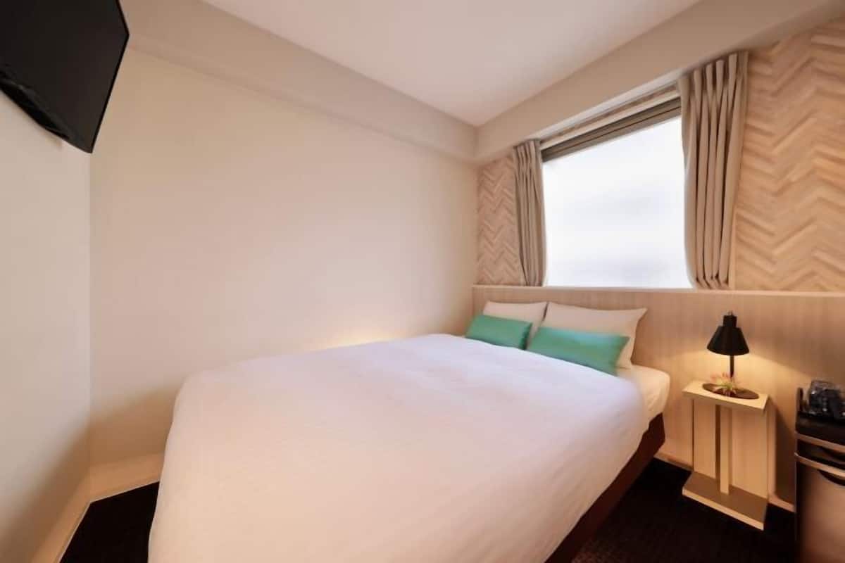 Blackout drapes, iron/ironing board, free WiFi, bed sheets