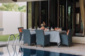 Tempat makan luar