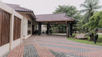 Bahagian luar