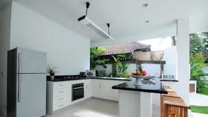 Villa, 3 Bedrooms | Private kitchenette | Fridge, microwave, oven, stovetop - Villa Wania (Canggu)