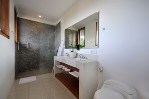 Villa, 3 Bedrooms | Bathroom | Shower, free toiletries, towels - Villa Wania (Canggu)